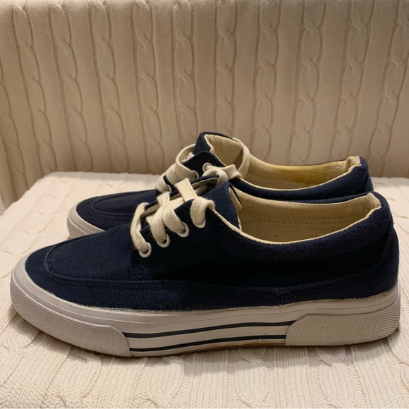 Anchor Bay preppy canvas tennis shoes - Picture 4 of 11